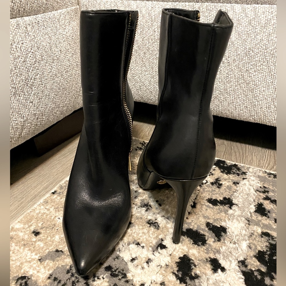 Micheal Kors Boot heels